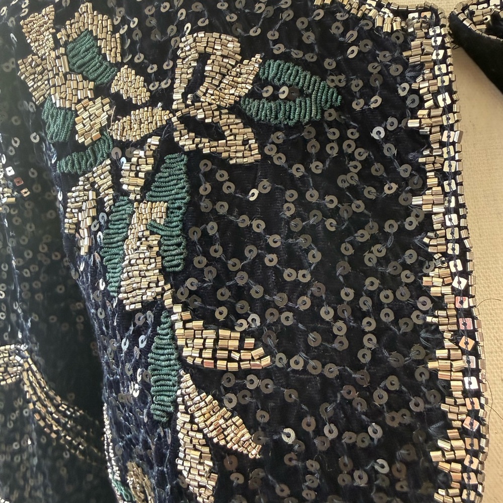 Exquisite embroidered & beaded jacket with flared sleeves. Worn once. Size XL - Picture 8 of 11